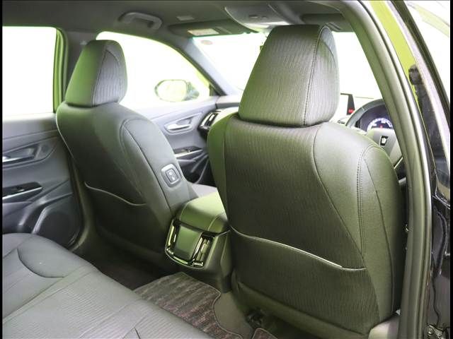CROWN sedan hybrid