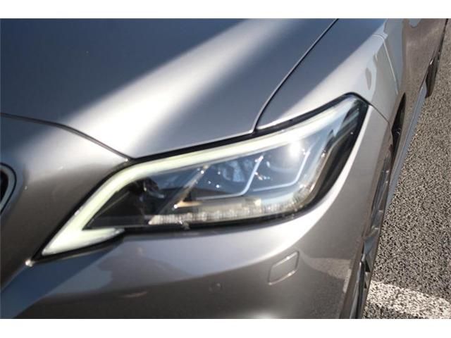 CROWN sedan hybrid