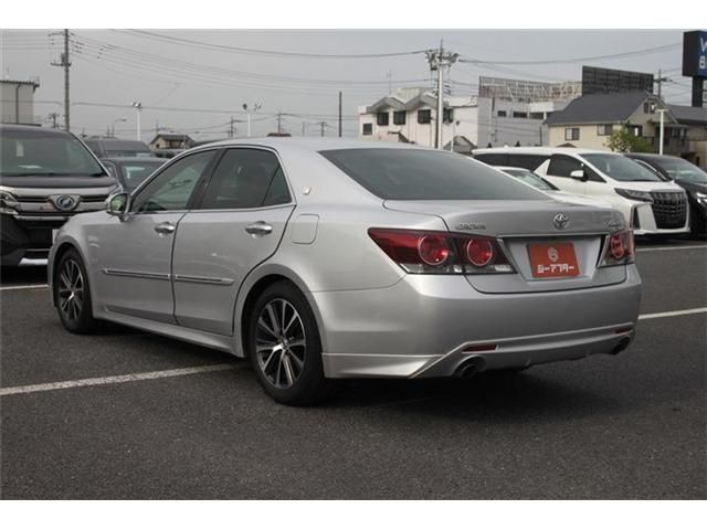 CROWN sedan