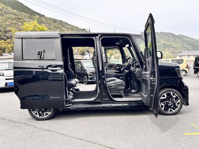 N-BOX CUSTOM