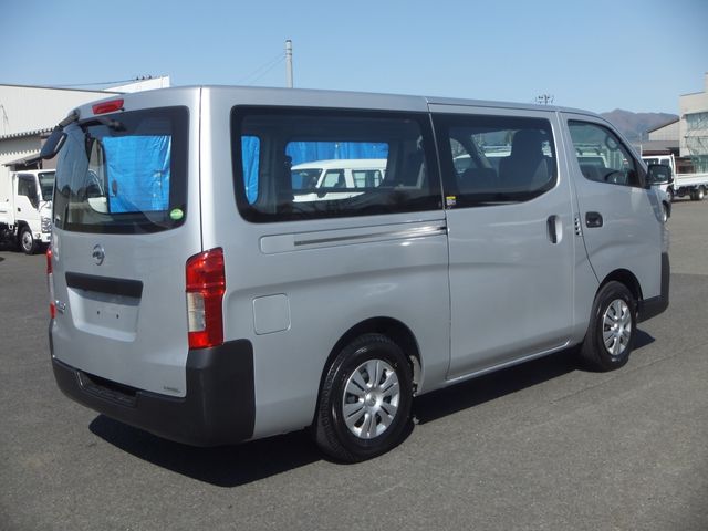 NV350 CARAVAN 4WD