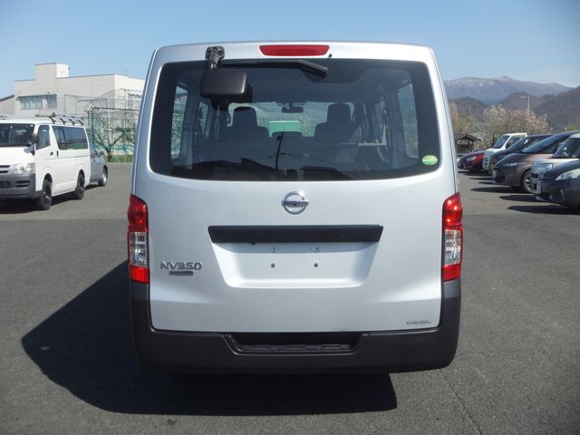 NV350 CARAVAN 4WD