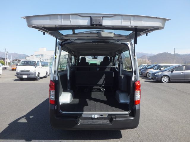 NV350 CARAVAN 4WD