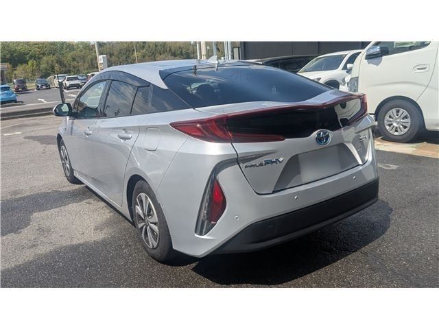PRIUS PHV