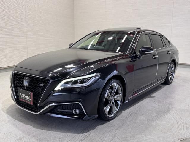 CROWN sedan hybrid