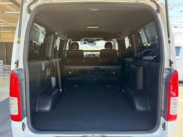 HIACE van 4WD