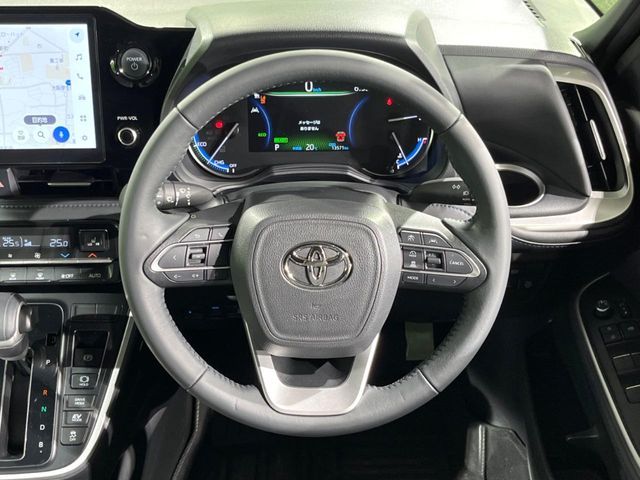 VOXY HYBRID