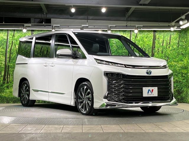 VOXY HYBRID