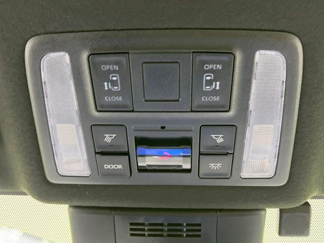 VOXY HYBRID
