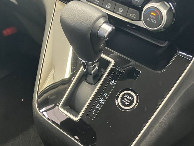 SERENA  S-HYBRID 4WD