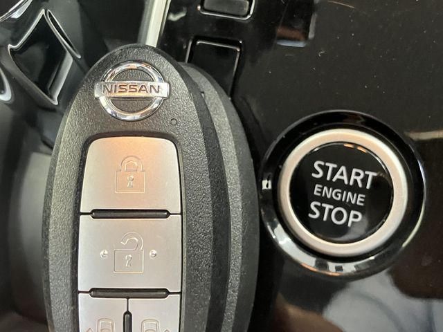 SERENA  S-HYBRID 4WD