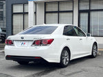 CROWN sedan hybrid
