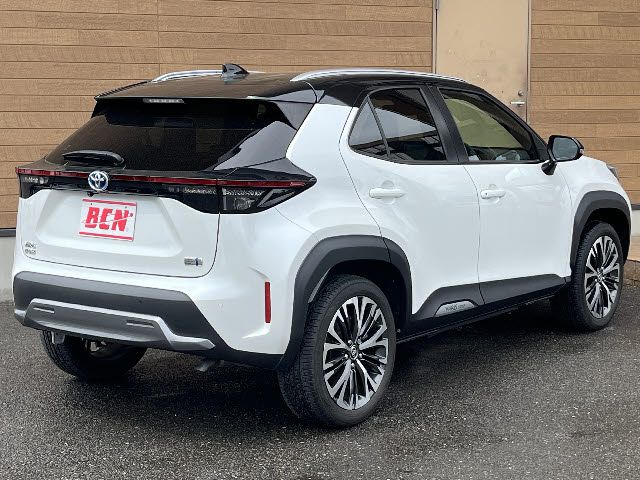 YARIS CROSS HYBRID