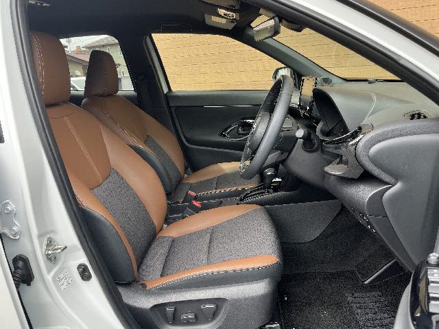 YARIS CROSS HYBRID