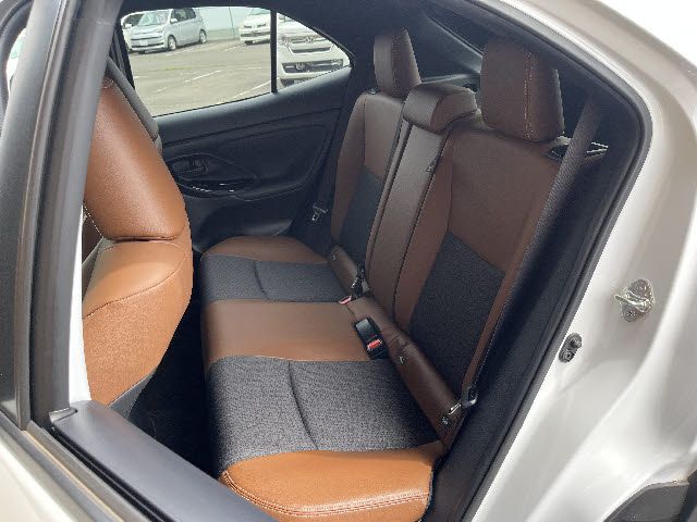 YARIS CROSS HYBRID