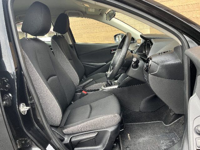 MAZDA2