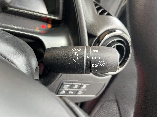 MAZDA2