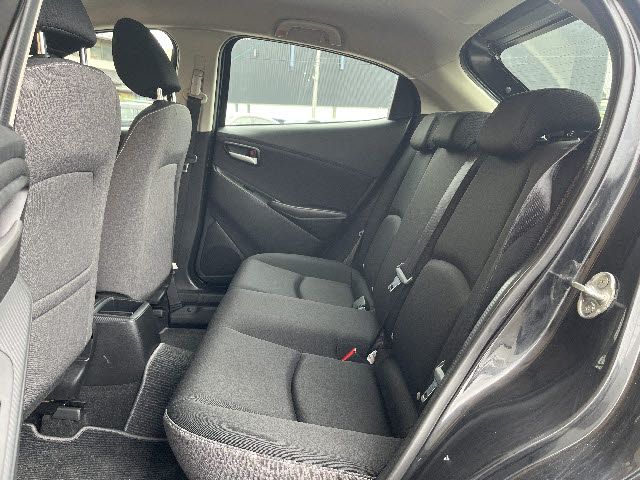 MAZDA2