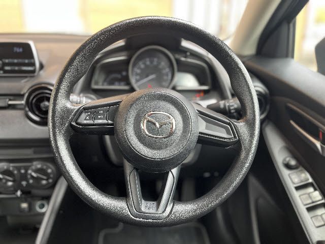 MAZDA2