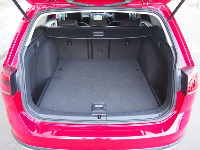 VOLKSWAGEN GOLF Alltrack