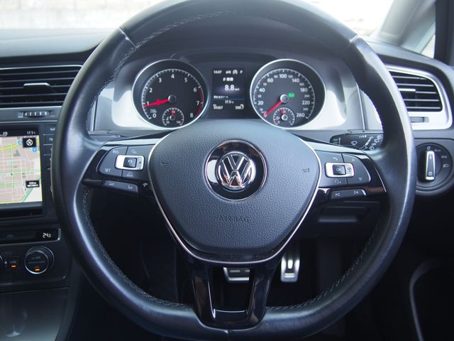 VOLKSWAGEN GOLF Alltrack