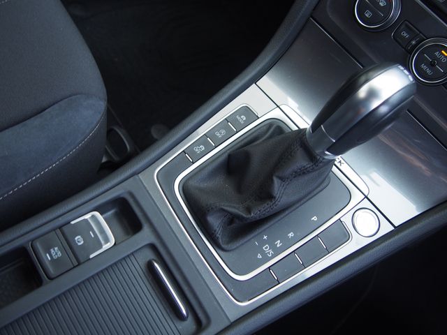 VOLKSWAGEN GOLF Alltrack