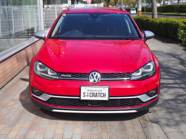 VOLKSWAGEN GOLF Alltrack