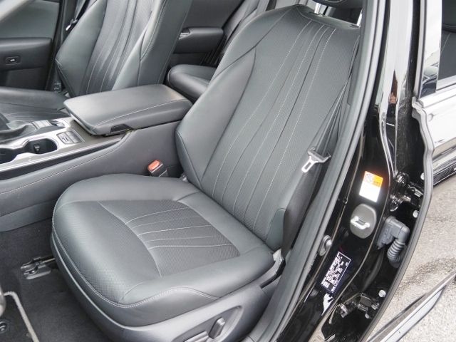 CROWN sedan hybrid