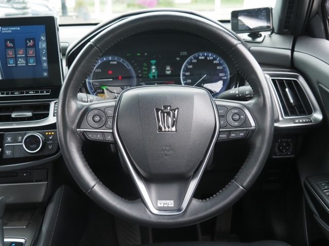 CROWN sedan hybrid