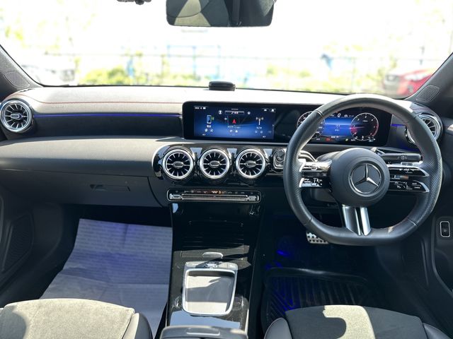 MERCEDES BENZ CLA Shooting Brake