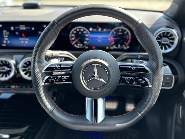 MERCEDES BENZ CLA Shooting Brake