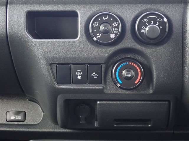 HIACE van 1.2t 2WD