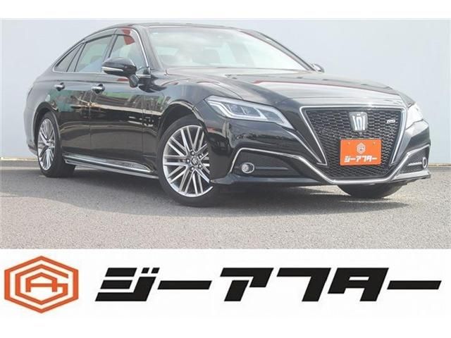 CROWN sedan hybrid
