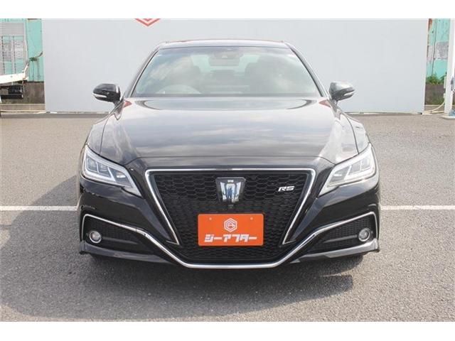 CROWN sedan hybrid