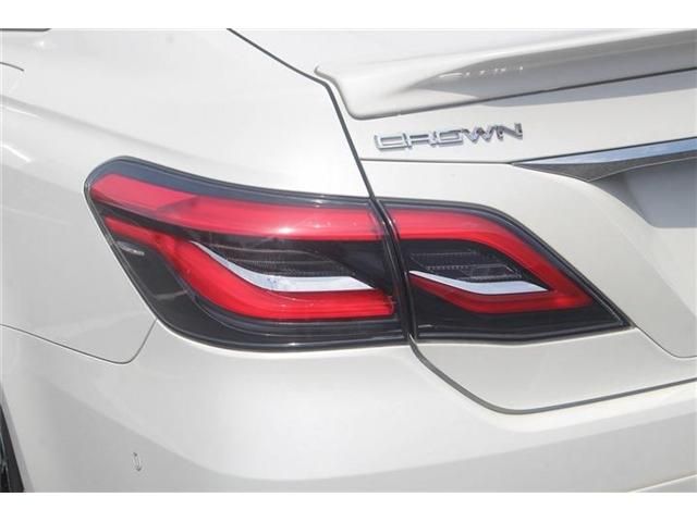 CROWN sedan hybrid