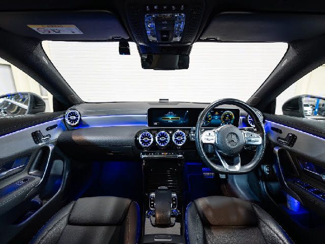 MERCEDES BENZ CLA Shooting Brake