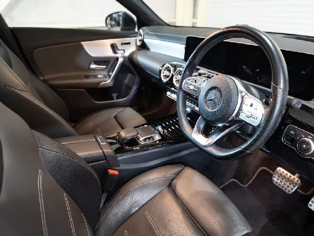 MERCEDES BENZ CLA Shooting Brake