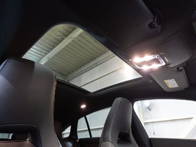 MERCEDES BENZ CLA Shooting Brake