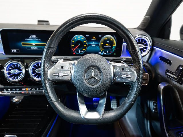 MERCEDES BENZ CLA Shooting Brake