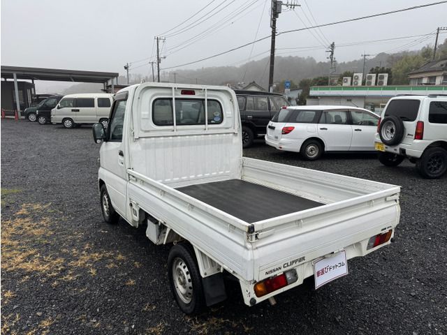 CLIPPER truck