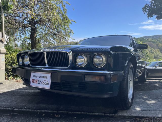 JAGUAR XJseries sedan