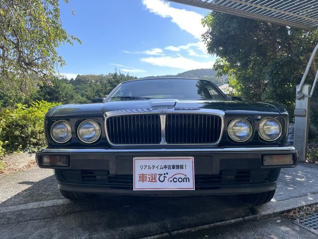 JAGUAR XJseries sedan
