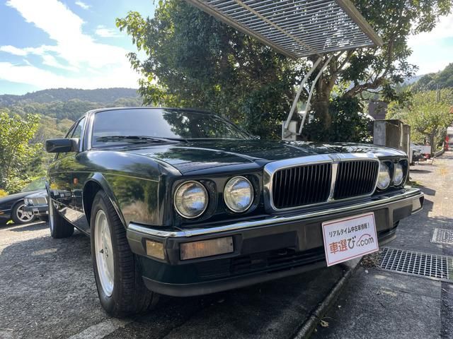 JAGUAR XJseries sedan