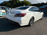 CROWN sedan hybrid