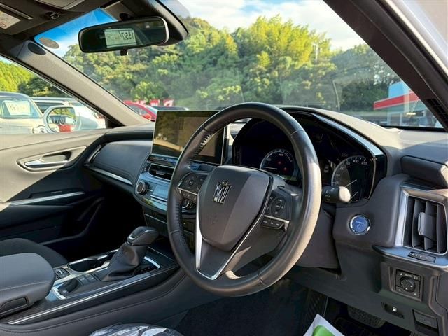 CROWN sedan hybrid