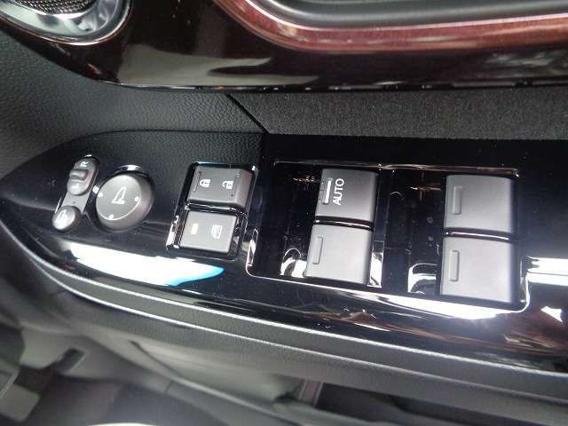 N-BOX CUSTOM