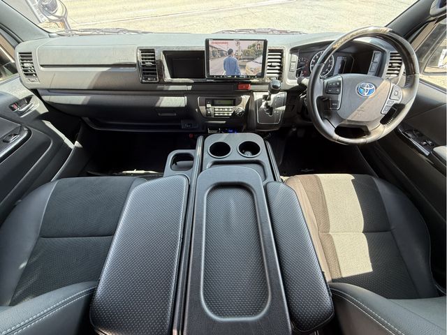 HIACE van 4WD
