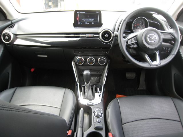 MAZDA2