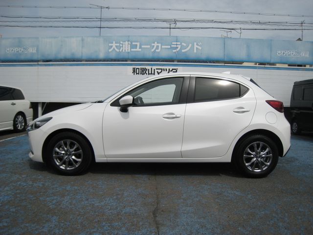 MAZDA2
