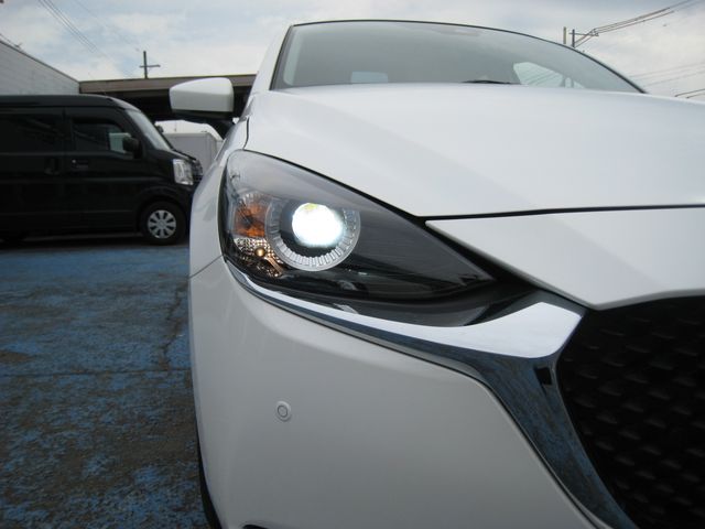 MAZDA2
